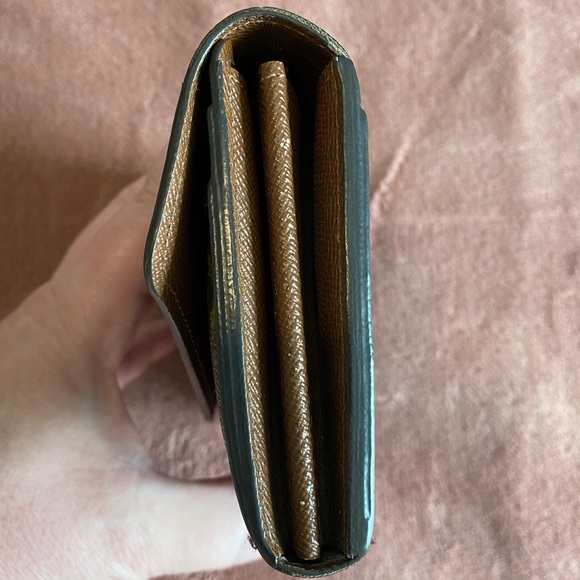 Louis Vuitton Authentic Monogram Sarah Wallet - Picture 8 of 9